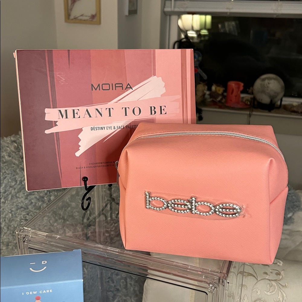 bebe Pink Makeup Bag with Moira 'Meant To Be' Pink Eyeshadow Palette & More NWT - Picture 10 of 11